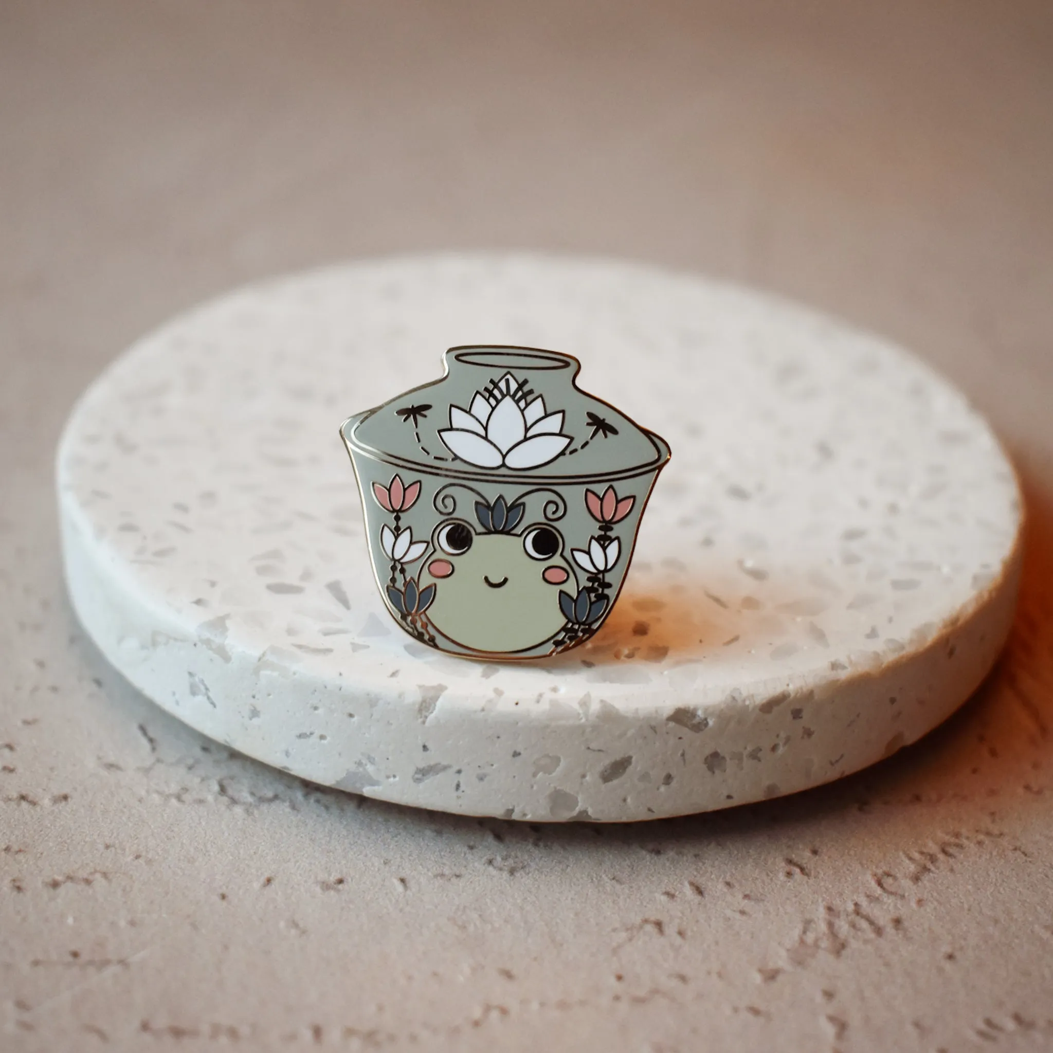Frog Gaiwan Enamel Pin