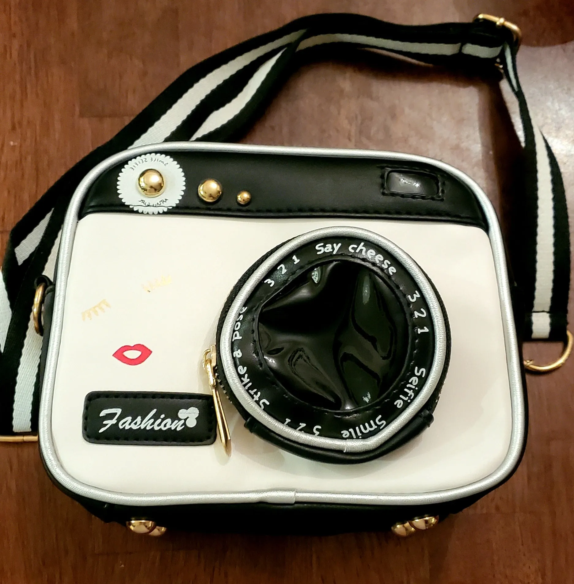 Selfie Purse In Black